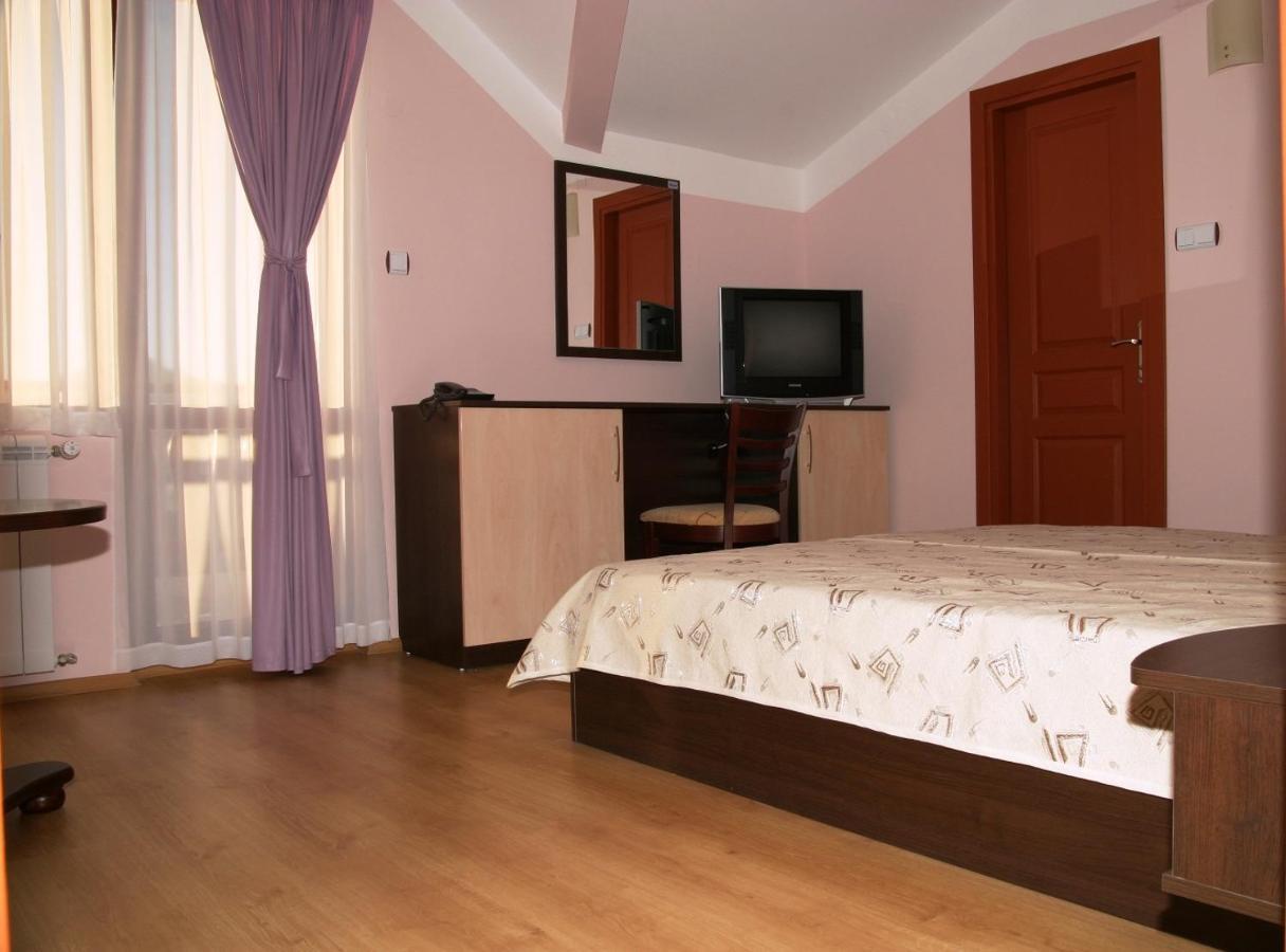 Boryka Family Hotel Asikoria Eksteriør billede